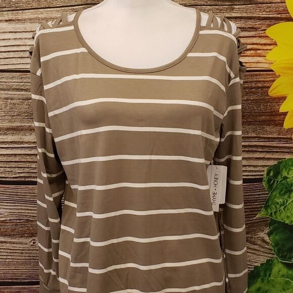 Thyme & Honey taupe pullover top Size Medium NWT - Picture 7 of 8